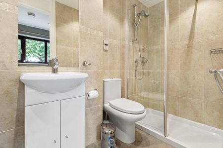 5 bedroom semi-detached house to rent - Photo 3