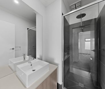 34 Jandakot, Point Cook VIC 3030 - House For Rent | Domain - Photo 2