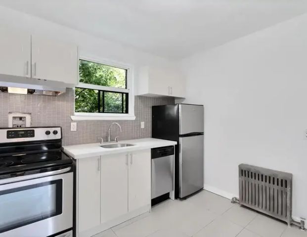 1711 Kingston Road | 1711 Kingston Road, Toronto - Photo 1