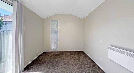 Welcome home to 81A Endeavour Street - Photo 2