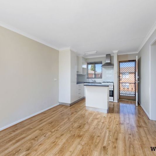 6/2 Donald Road, Queanbeyan - Photo 1