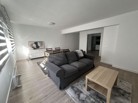 Alquiler de piso en Avenida Schulz - Photo 5