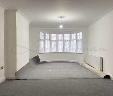 3 bedroom flat to rent - Photo 3