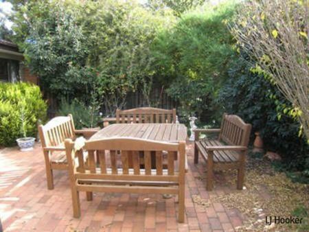 Neat Two Bedroom Townhouse - Photo 4