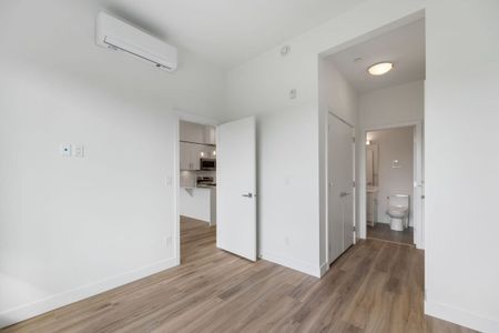 Brand New Condo in Sterling at Bell Centre A – First Month Free! - Photo 3