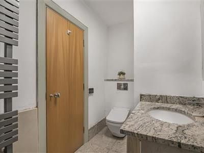 Clove Hitch Quay, SW11 - Photo 4