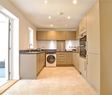 6 bedroom terraced house to rent - Photo 4