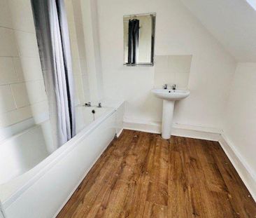 2 bedroom semi-detached house to rent - Photo 6