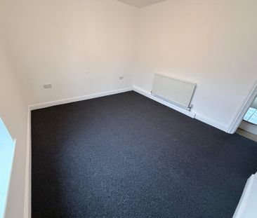 2 bedroom semi-detached house to rent - Photo 5