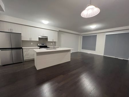 For Lease - 288 Carnwith Drive, Whitby, Ontario - Photo 4