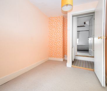 3 bedroom end terraced house to rent, - Photo 3