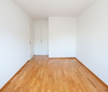 Central location near the Solothurn train station - Photo 4