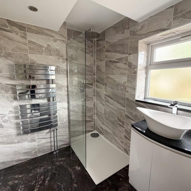 3 bedroom semi-detached house to rent - Photo 1
