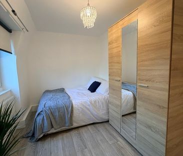 Room in a Shared House, Netherby House, SW8 - Photo 2