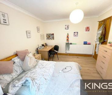 6 bedroom semi-detached house to rent - Photo 3