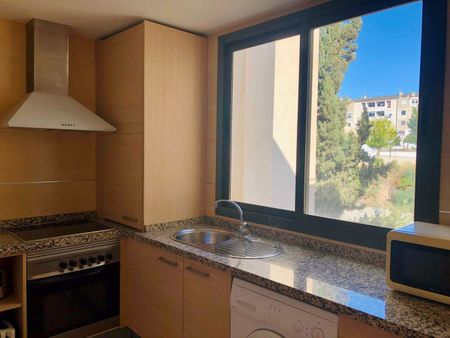 Penthouse In Nerja For Long Term Rental With Nice Sea Views - Photo 3