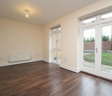 6 bedroom detached house to rent - Photo 3