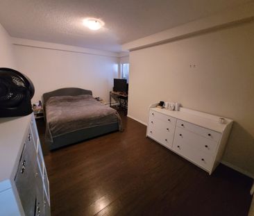2 Beds & 1 Bath Apartment Style Property In Downtown Area - Photo 2