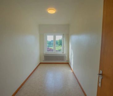 Gerenoveerde halfopen bebouwing met 3 slaapkamers, tuin en 2 autost... - foto 4