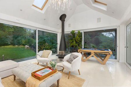 6 bedroom detached house to rent - Photo 5