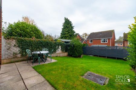 3 bedroom link detached house to rent - Photo 5