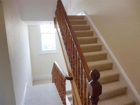 Alexandra Road - Photo 2