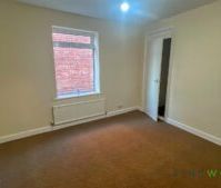 2 BEDROOM Flat - Photo 1