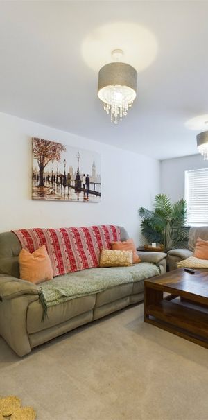 Johnstone Close, Bracknell Johnstone Close, Bracknell - Photo 1