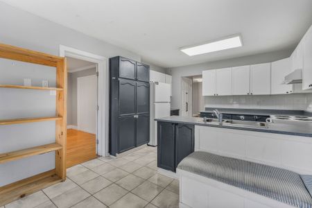 For Lease - 1905 DES EPINETTES Avenue, Orleans - Convent Glen and Area, Ontario - Photo 3