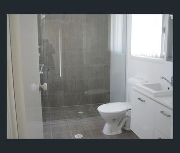 3 BEDROOMS TOWNHOUSE IN BEAUTIFUL GRIFFIN! NEAR NORTH LAKES! - Photo 4