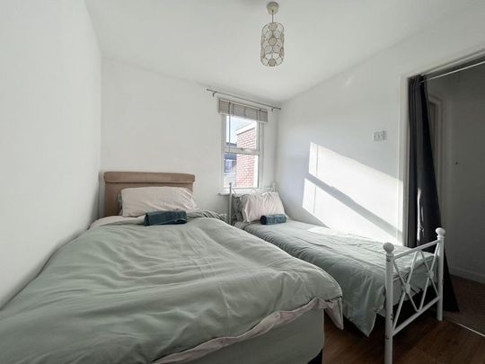 2 bedroom terraced house to rent - Photo 1