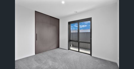 Modern Family Living in a Peaceful Pakenham Location - Photo 2