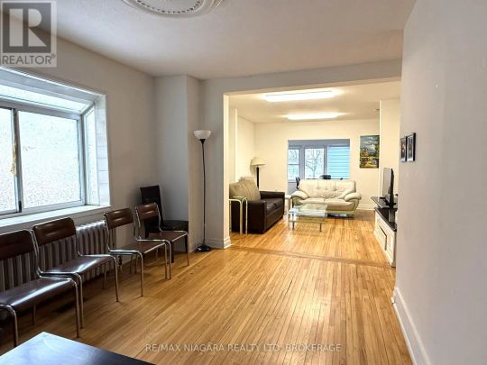 177 NIAGARA BOULEVARD - Photo 1