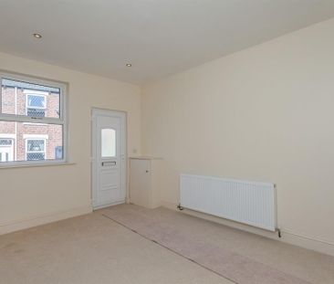 2 bedroom end of terrace house to rent - Photo 6
