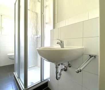 Zum Einzug bereit! 2 Zimmerwohnung, für Sie frisch renoviert! - Photo 1