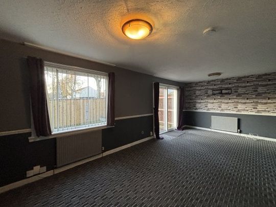 Sorn Green, Glenrothes - Photo 1