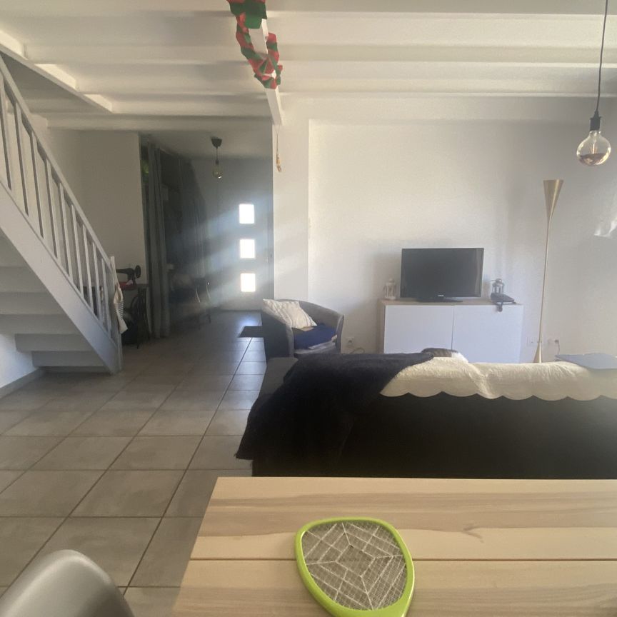 CALVISSON - Villa Mitoyenne T4 de 73m² avec terrasse et jardin - Photo 1