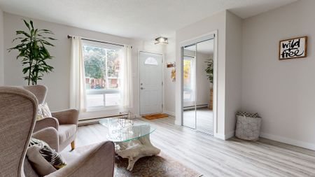 For Lease - 610 George Street Unit# 5, Peterborough, Ontario - Photo 3