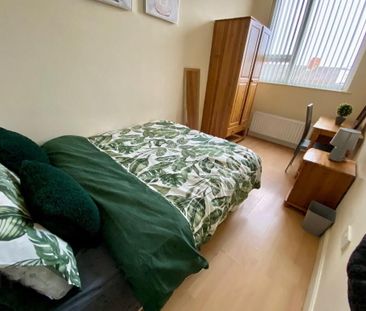 Wolseley Street, Room 5, All Bills Included, Belfast, BT7 1LG - Photo 5