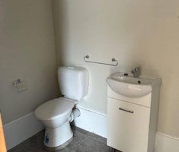 Headline Goes Here - Photo 5