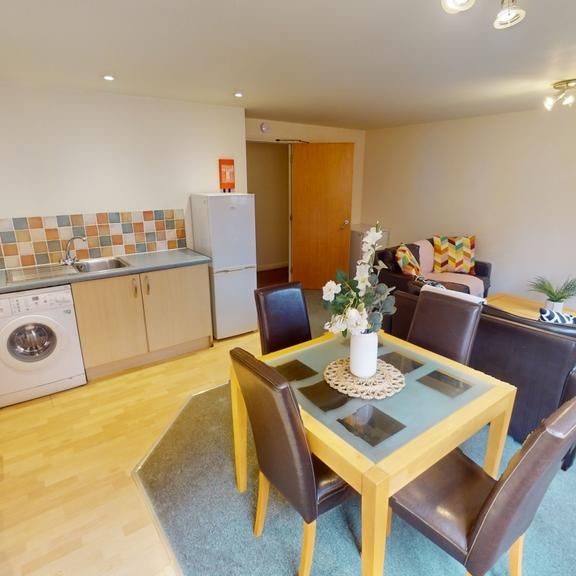 2 bedroom flat to rent - Photo 1