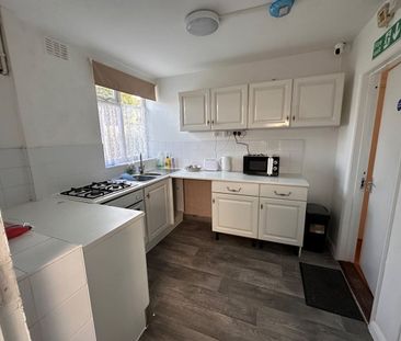 4 Bed Detached House, Culverhouse Road, LU3 - Photo 3