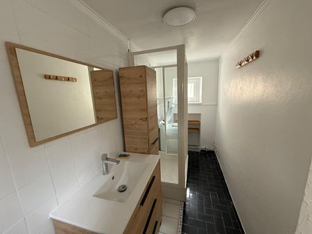 House - Photo 2