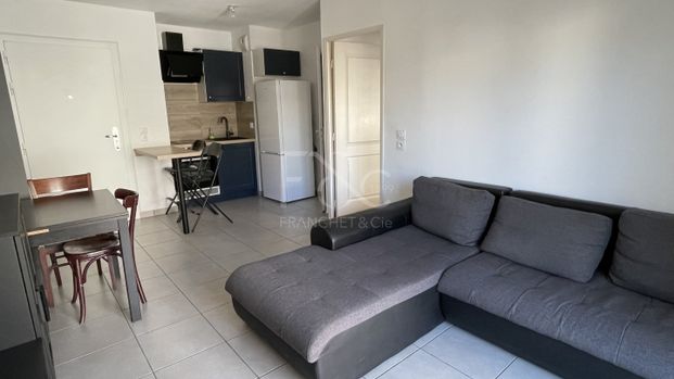 T2 meublé avec balcon et garage - Bd de l'Europe à Pierre Bénite - Photo 1