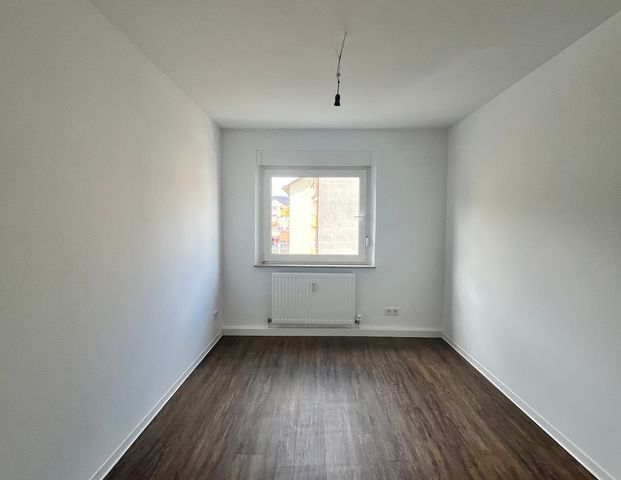 Wir schenken Ihnen 2 Kaltmieten zum Einzug*Exklusive 4-Zimmer-Wohnung in Wertheim mit großem Balkon - Foto 1