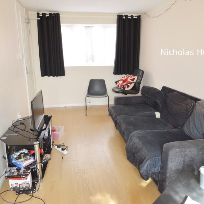4 bedroom terraced house to rent - Photo 1