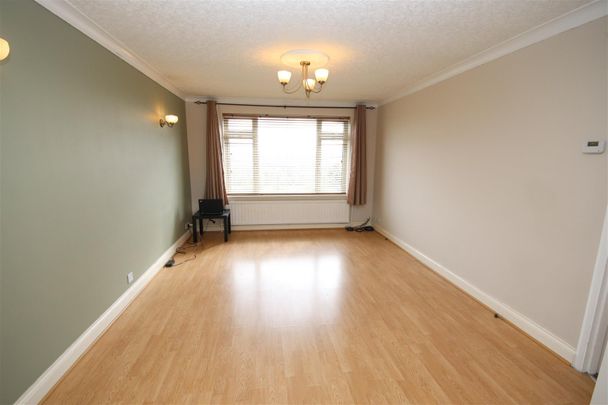 2 bedroom Flat to let - Photo 1