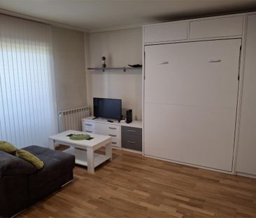 Estudio de alquiler en Plaza Prado de Los Guzmanes, 7, Santa Marta ... - Photo 1