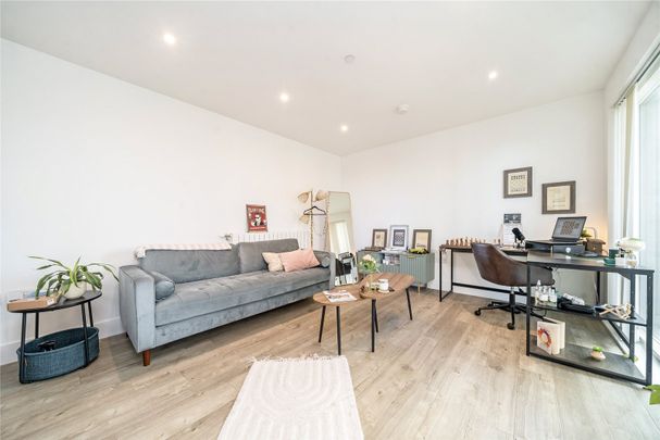 Pegler Square, London, SE3 9GW - Photo 1