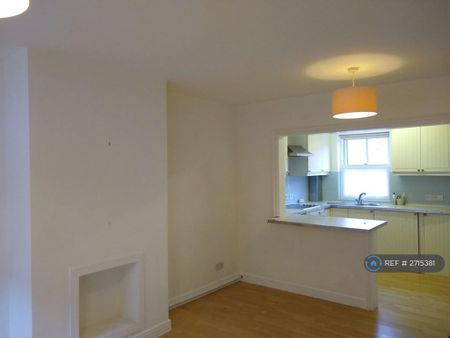 2 bedroom end of terrace house to rent - Photo 2